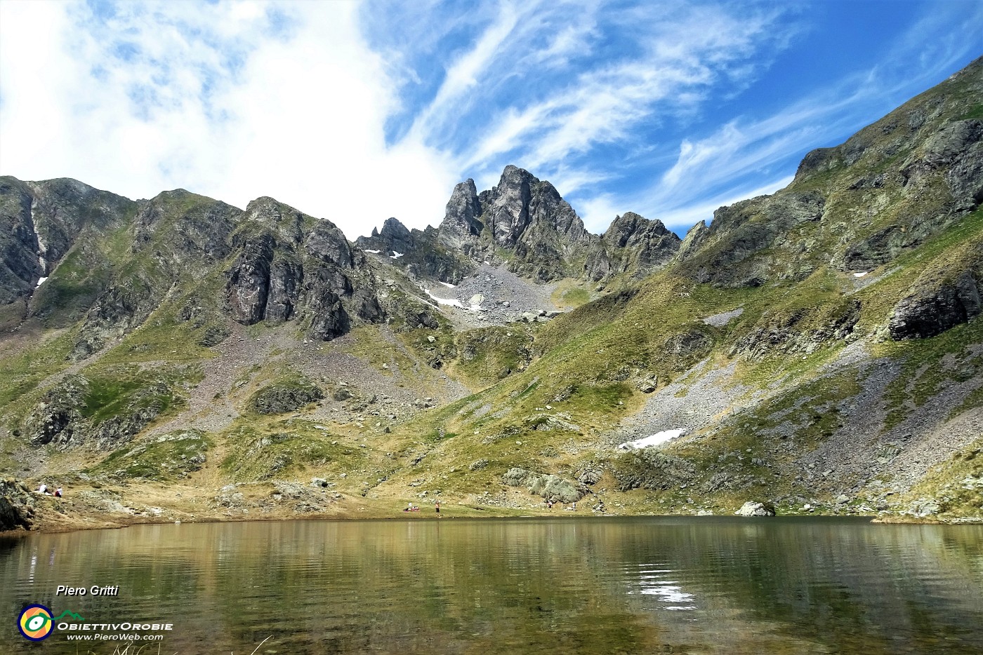 01 Laghetto alto di Ponteranica con vista in Valletto.JPG